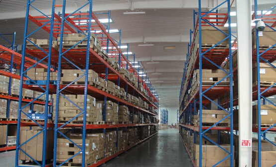 倉庫中的鋼鐵森林--東莞重型貨架